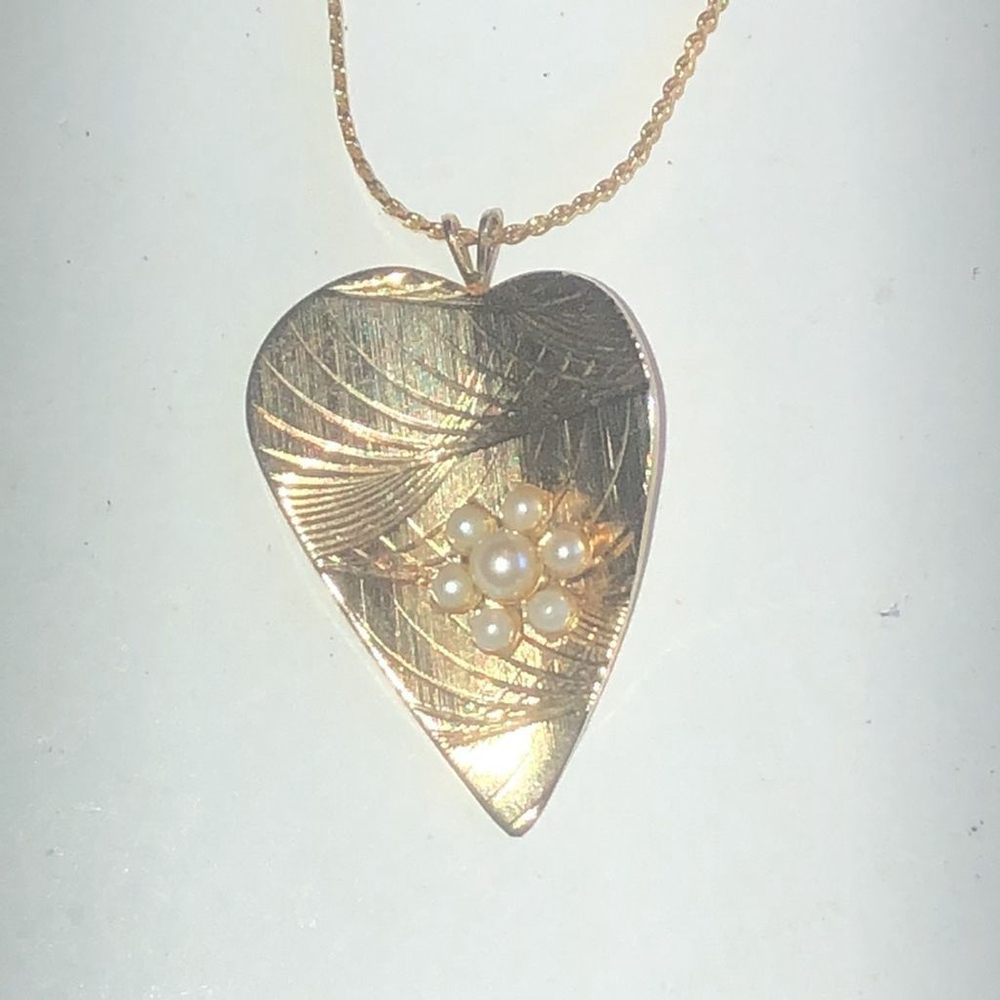 Vintage Gold Tone Misshaped Wavy Heart & Faux Pearl Boho Pendant Necklace